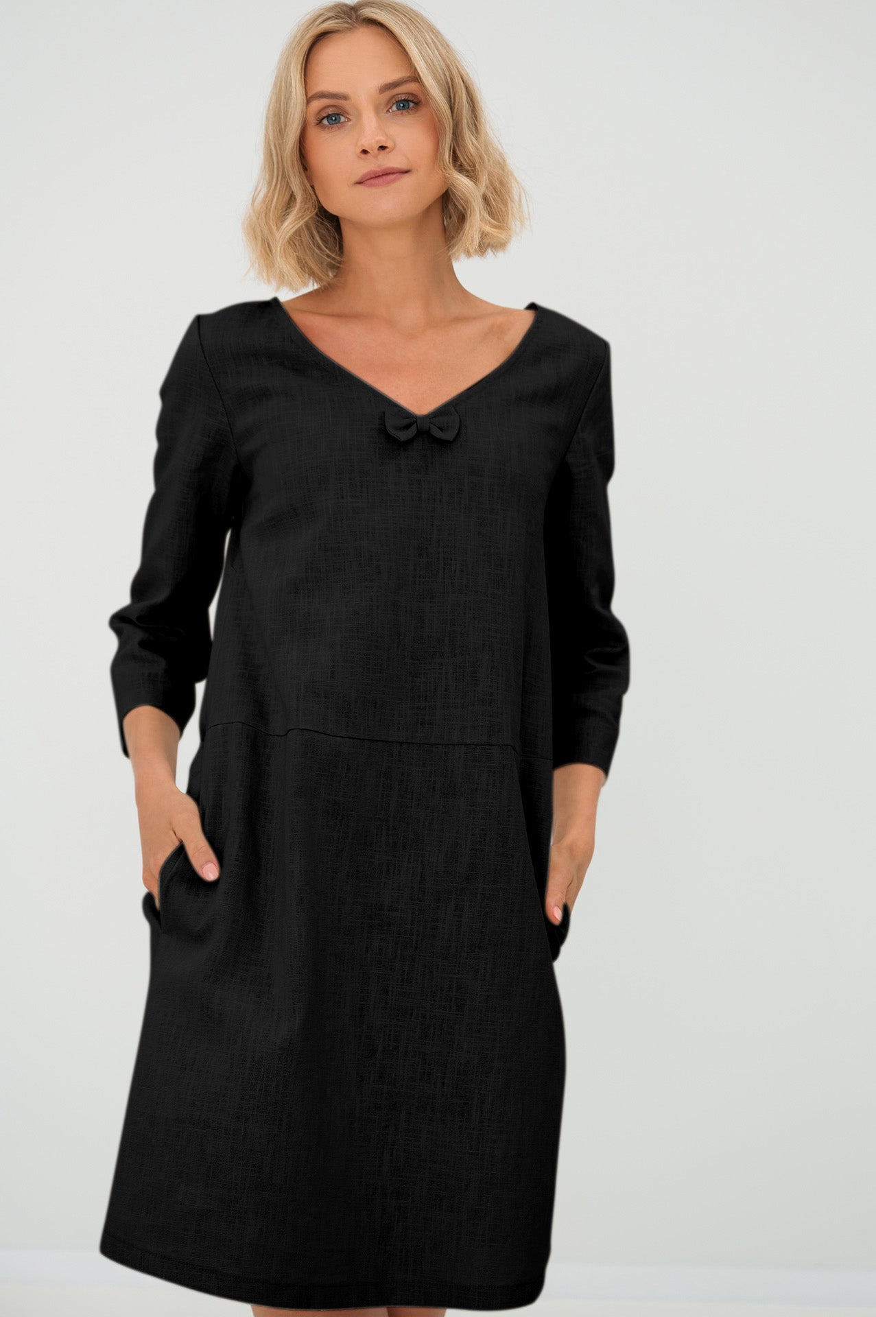 Linen dress SUN — Stonewashed V-Neck Linen Above the Knee Black#Color_Black