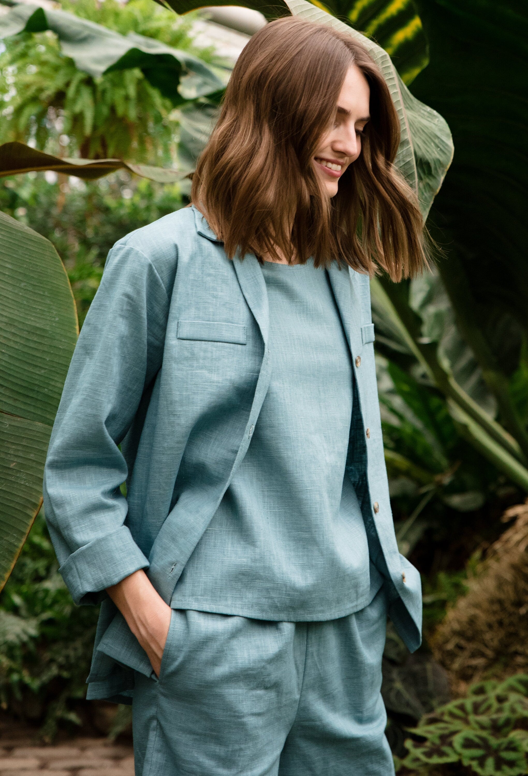 SIMPLICITY — lininiai šortai, smėlio, XS