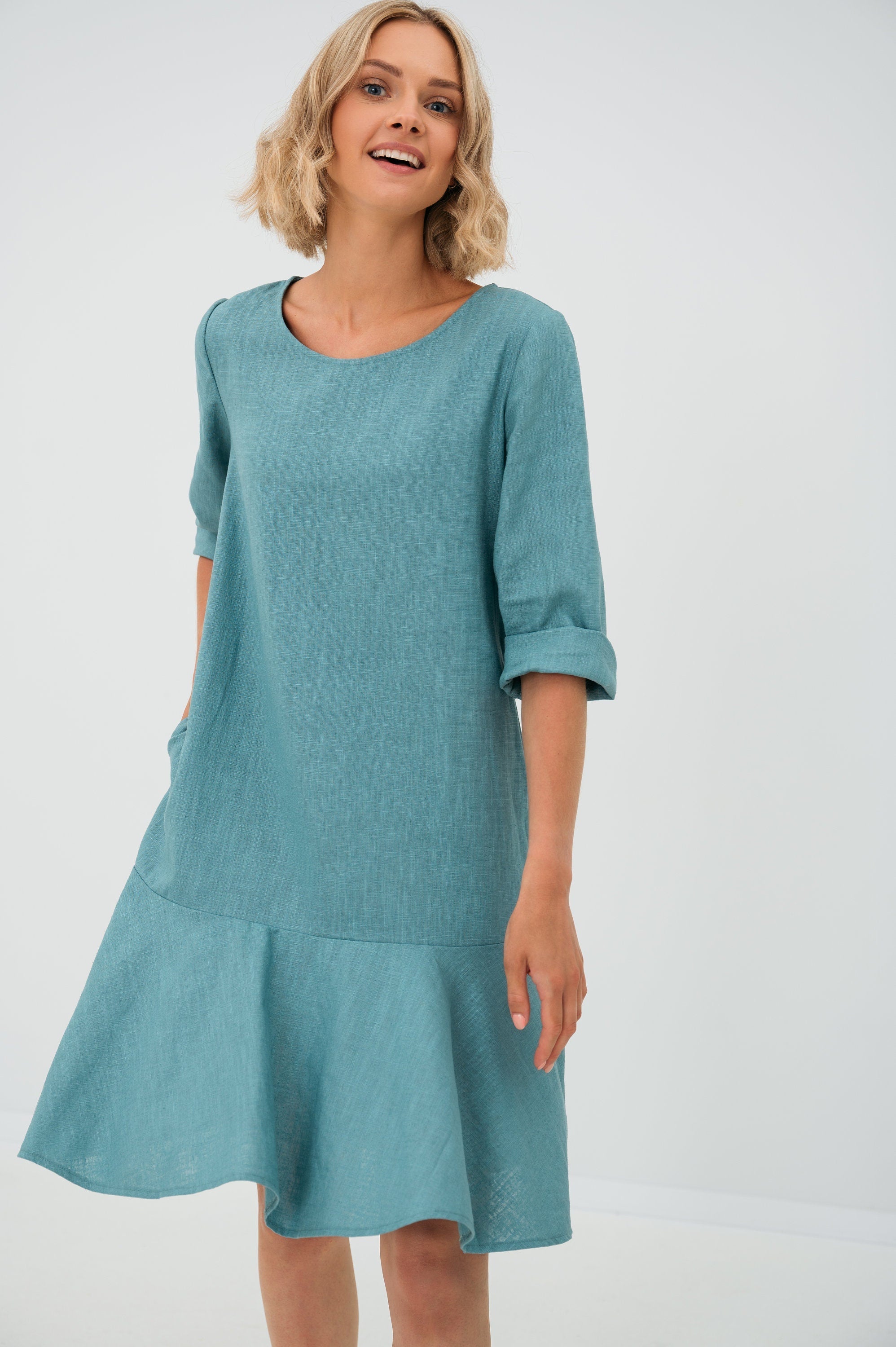 NORA — Stonewashed-Leinenkleid mit Volant-Saum