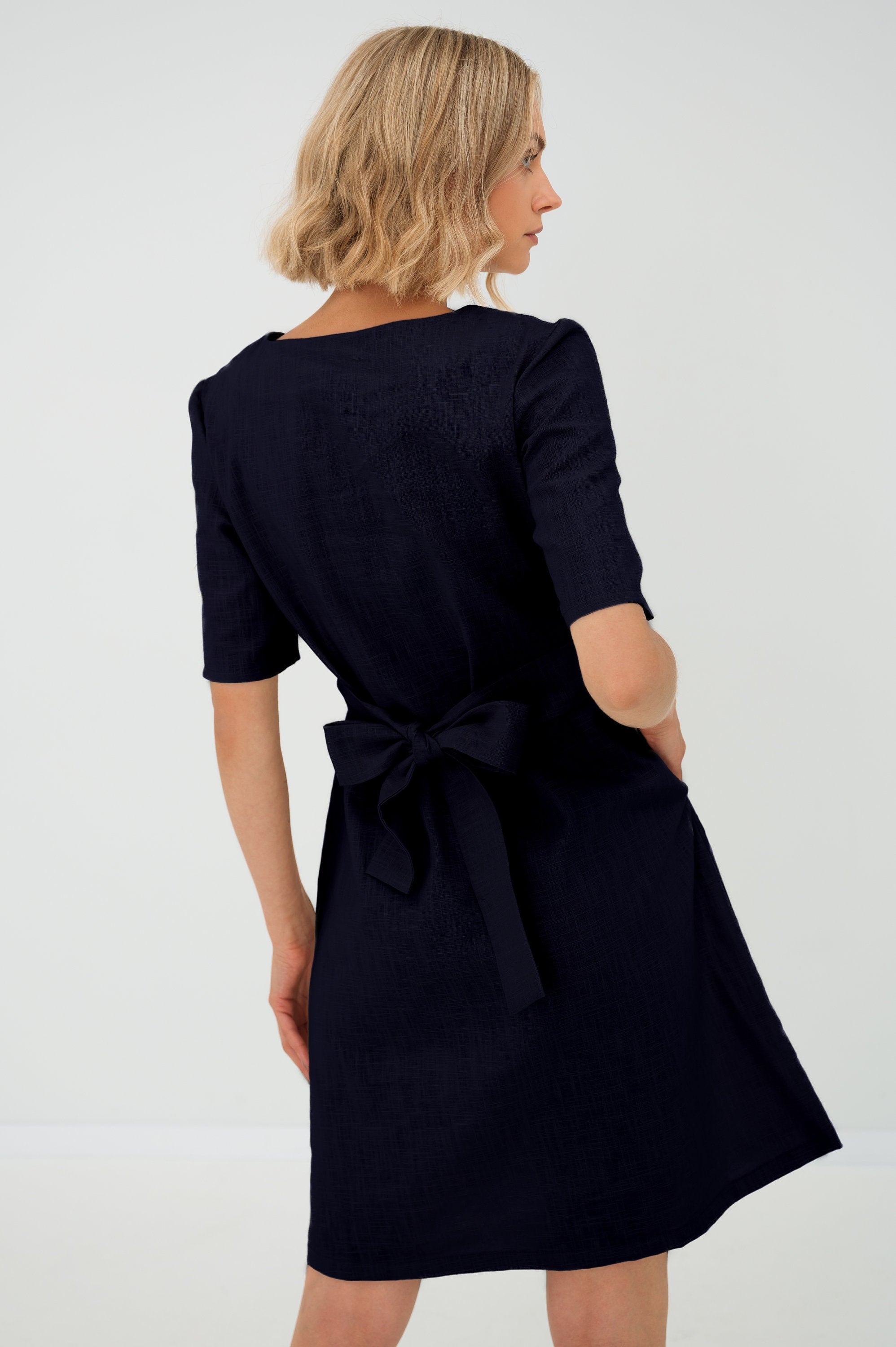 LOLITA — Robe en lin délavé, bleu profond (L)