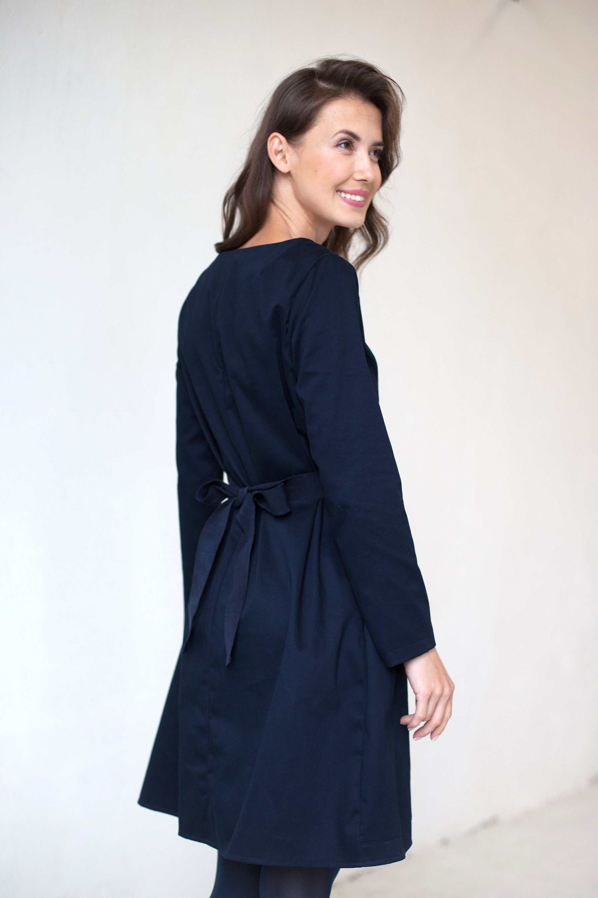 LOLITA — Robe en maille Punto Milano italienne à nœud dans le dos