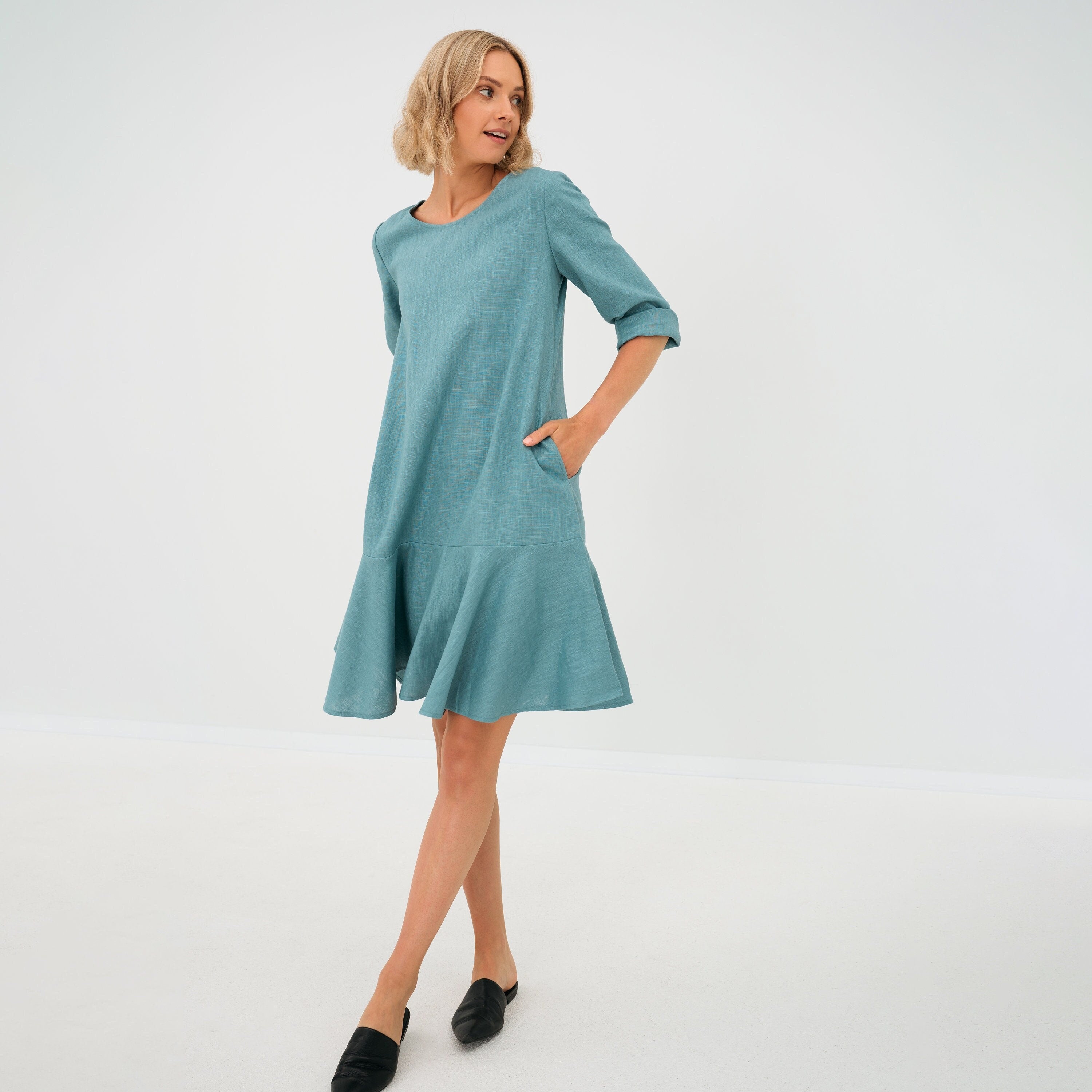 NORA — Stonewashed-Leinenkleid mit Volant-Saum